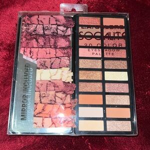 SOCIALITE 20 Color Eyeshadow Palette